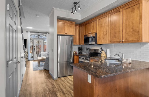 Canmore Cabin | Cedar Ridge Chalet - Pool & Hot tub - Pet Friendly