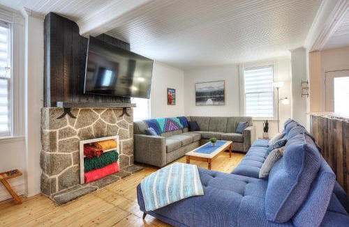 Mont-Tremblant House | Centenary Lakefront 5 Bedroom Home with Hot Tub