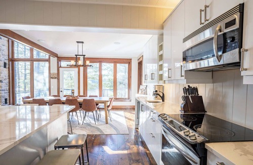 Bala House | Central Bala Retreat! Sleeps 10