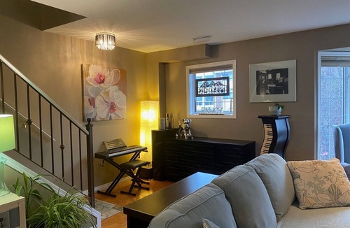 Killarney House | Central & Sunny Calgary Townhouse