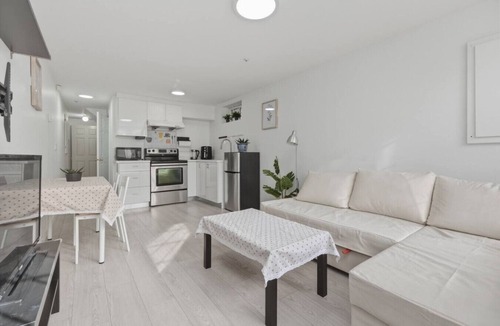 Killarney House | Central Van 1bedroom Suite