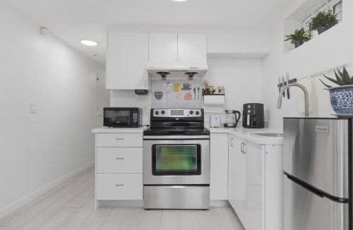Killarney House | Central Van 1bedroom Suite