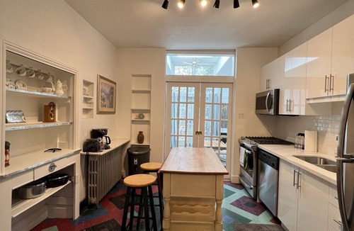 Little Italy House | Central victorian Dwtn 3-Bedroom 2-bath oasis