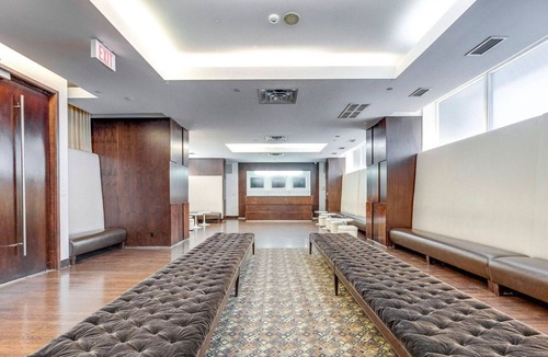 Toronto Entertainment District Apartment | Centrally Located 1+1BR Condo in DT Toronto