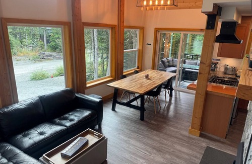 Hemlock Valley Ski Chalet | Chalet, 3 bedrooms, hottub