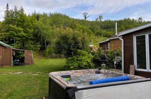 Hebertville Ski Chalet | Chalet au pignon vert ski spa