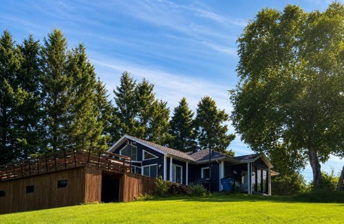 Alma Apartment | Chalet Bleu de la Baie Boudreault - Vu sur le lac