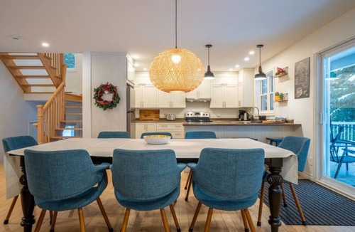 Saint Come House | Chalet Bleu | Hot Tub | Beach Access| Pool Table