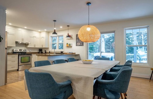 Saint Come House | Chalet Bleu | Hot Tub | Beach Access| Pool Table