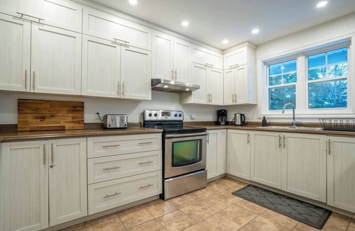 Saint Come House | Chalet Bleu | Hot Tub | Beach Access| Pool Table