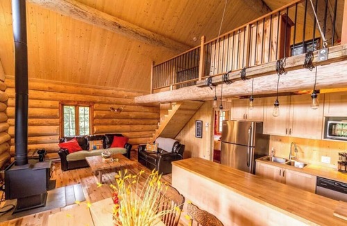 Mauricie Ski Chalet | Chalet bois rond aux paysages uniques avec spa!