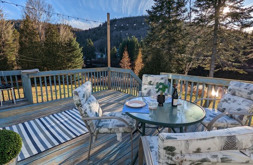 Sainte-Agathe-des-Monts Ski Chalet | Chalet Bord de Lac avec Foyer et Billard ! Au cœur de la montagne !