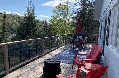 Sainte-Agathe-des-Monts Ski Chalet | Chalet Cozy Accès Direct au Lac, Parfait Pour les Activités et Réunion Familale