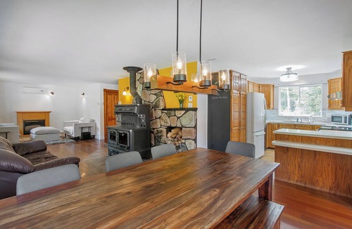 Entrelacs Ski Chalet | Chalet canin Coureur-des-bois.