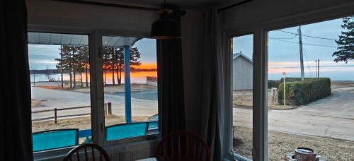 St. Felicien Ski Chalet | Chalet de la plage du Bôme