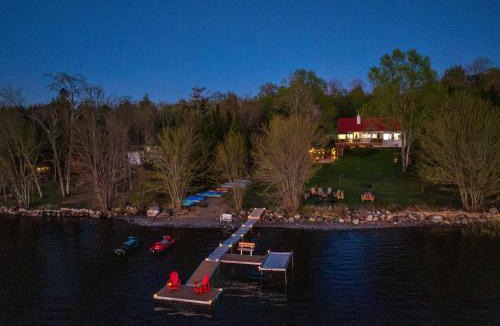 Le Haut-Saint-Francois Regional County Municipality Ski Chalet | Chalet des Oiseaux Bleus, Spa, Lac