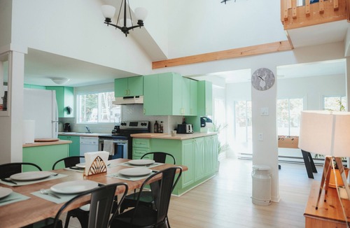 Namur Ski Chalet | Chalet Des Rosiers - SPA and river access - Near Omega, Mont-Tremblant