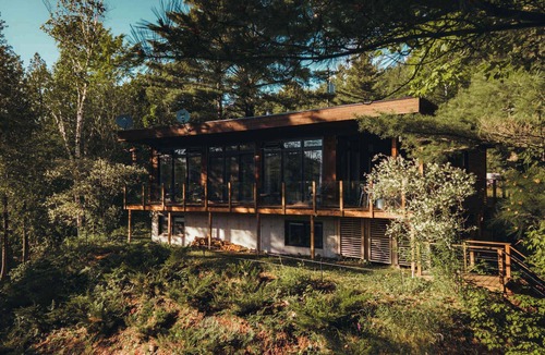 Chertsey Ski Chalet | Chalet DesignPur on the Clermoustier Lake