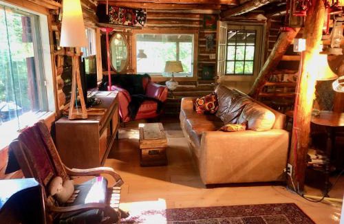 Saint-Alexis-des-Monts Ski Chalet | Chalet en bois rond Mauricie