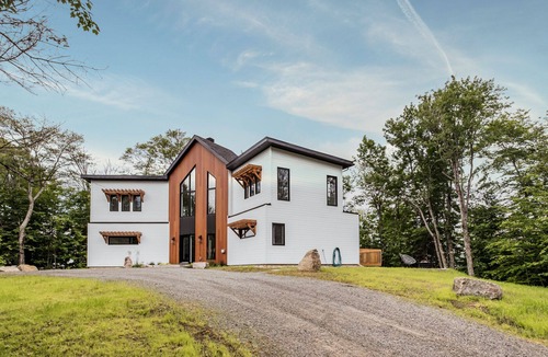 La Conception Ski Chalet | Chalet Everest - few minutes from Mont-Tremblant with hot tub