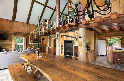 Sainte-Beatrix Ski Chalet | Chalet Inuksuk Spa, Private Lake & Billard 12 people