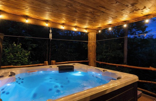 Sainte-Beatrix Ski Chalet | Chalet Inuksuk Spa, Private Lake & Billard 12 people