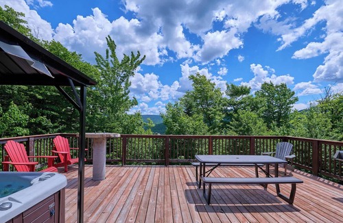 Saint-Philemon Ski Chalet | Chalet La Porte des Étoiles | Spa, Pet Friendly