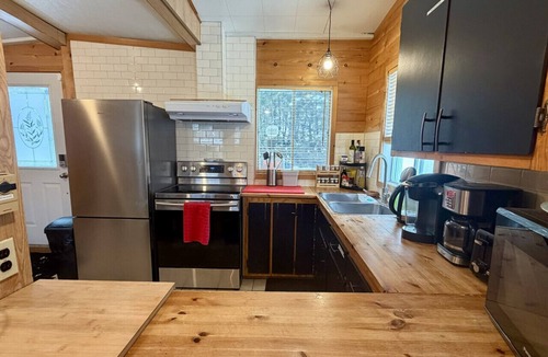Chertsey House | Chalet Le Grand Boisé, spa bord de l`eau, foyer &