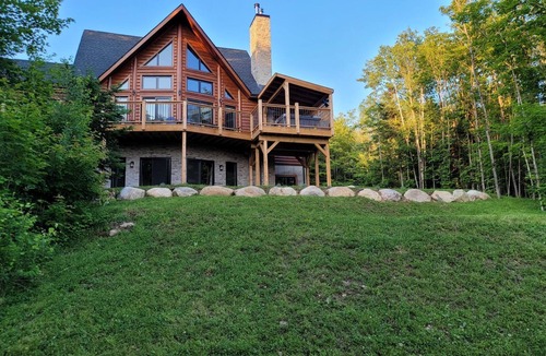 Amherst Ski Chalet | Chalet Lunord - Lake View and Access - Spa - Near Mont Tremblant