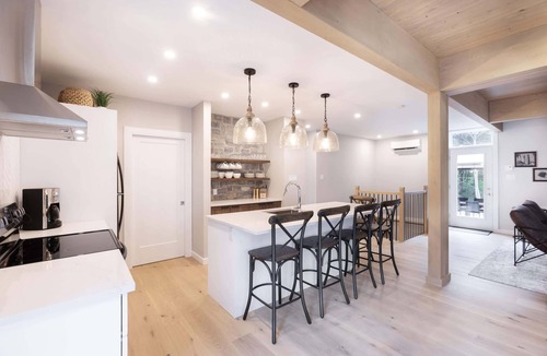 Inverness House | Chalet Mid-Century | Lakeside Joseph | Le Charlo