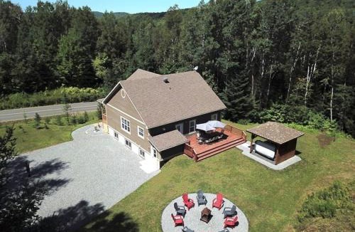 Saint-Faustin-Lac-Carre Ski Chalet | Chalet Mont Blanc Spa&Golf&Ski&NatureComfort Await