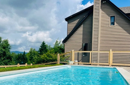 Mansonville Ski Chalet | Chalet Nèchoula-Splendid view-Spacious
