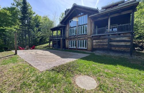 Val-des-Lacs Apartment | Chalet Patnord - Bord de l'eau, Spa, Foyer