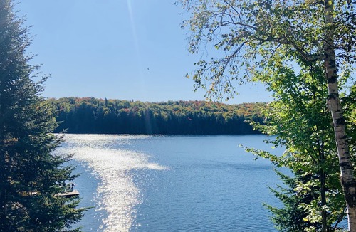 Labelle House | Chalet Spa Lac Belanger (Bord de L’Eau près Tremblant) 3e NUIT GRATUIT EN SEPT