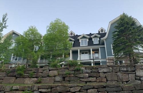 Mont-Tremblant Apartment | Chalet-Style Condo - 5 minutes to Lifts and village!