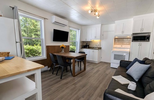 Saint-Tite-des-Caps Ski Chalet | Chalet with Spa in the Forest - Nature Awaits!