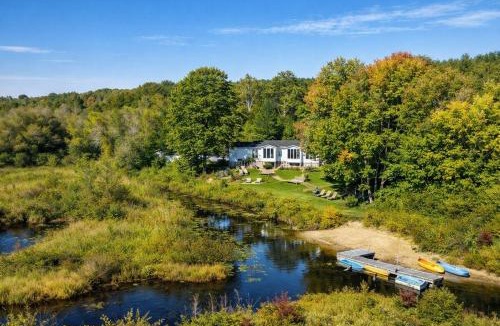 Papineau Regional County Municipality Ski Chalet | Chalet Zenatura