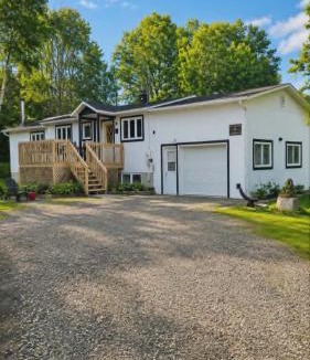 Papineau Regional County Municipality Ski Chalet | Chalet Zenatura