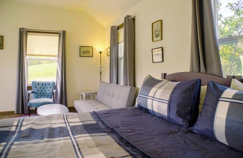 North River Bridge Hotel | Chanterelle Country Inn & Cottages