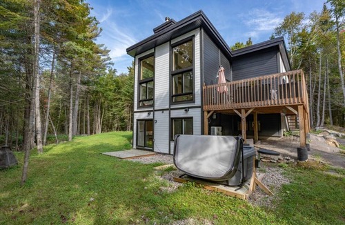 Gore Cabin | Chaplin spa and lake