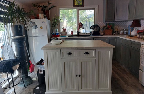 Wetaskiwin House | Character home with 1 bedroom for short term rental.