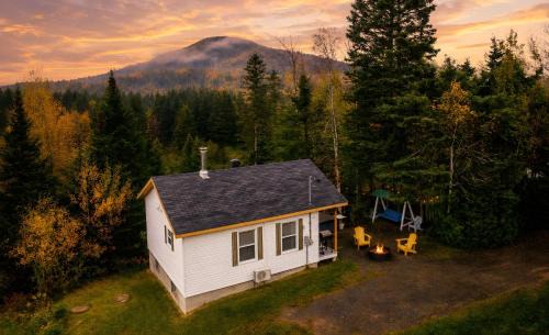 Saint-Tite-des-Caps Ski Chalet | Charlevoix spa bbq fire & nature