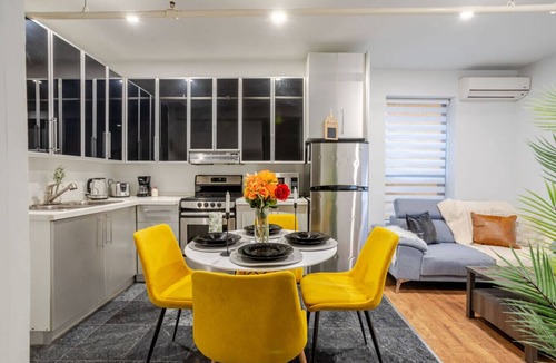 Downtown Montreal Apartment | Charming 1BDR – Prime Location on Bishop St