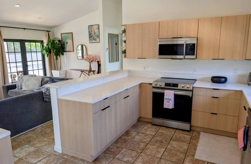 Southwest Ranches House | Charming 2-Bedroom Farmhouse Private Pool Retreat with Friendly Animals!