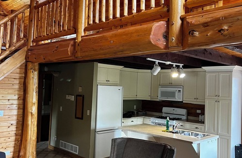 Tobermory Cottage | Charming 3-bedroom Log Cottage in peaceful Tobermory