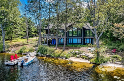 Bala Cottage | Charming 3bed, 4bath cottage on Butterfly Lake in the heart of Muskoka!