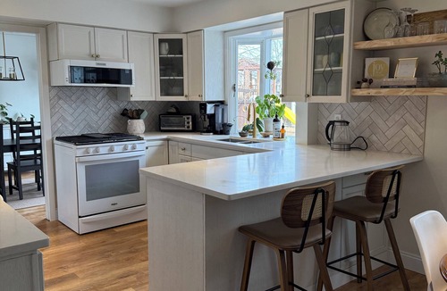 Smithers House | Charming 4 Bedroom House: Minutes from Downtown Smithers, Featuring a Hot Tub