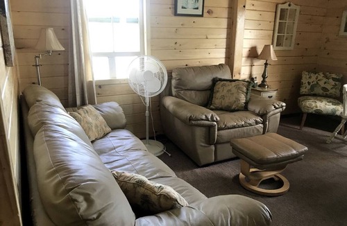 Nipissing Cottage | Charming Cottage With Breathtaking Views of Lake Nipissing, Ontario
