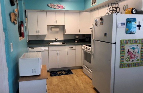 Ormond-by-the-Sea Cottage | Charming Mako Beach Cottage, with private beach access in beautiful Ormond Beach