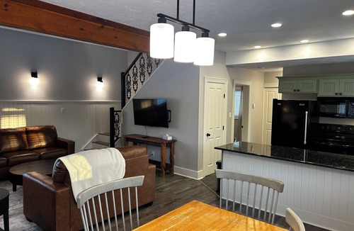 Fowler Lake Cabin | Charming, Modern-Rustic Cabin w/Jacuzzi at Fowler Lake, SK